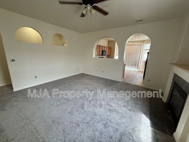 Photo - 212 Caleb Dr