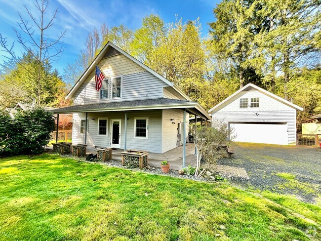 Building Photo - Outdoor Enthusiast's Dream Home on a Creek