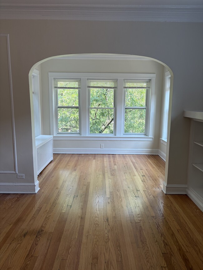 Sun Room - 116 Keeney St Unit 3E