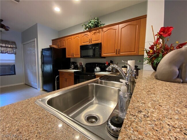 Photo - 155 Vintage Cir Unidad 103