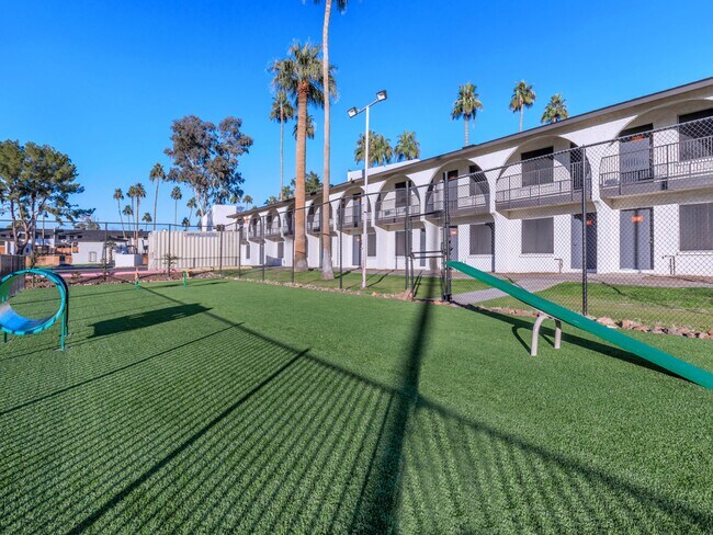 Photo - LUMINA ON 19th APARTMENTS