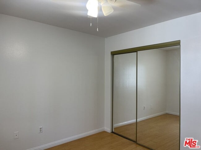 Photo - 954 Fedora St