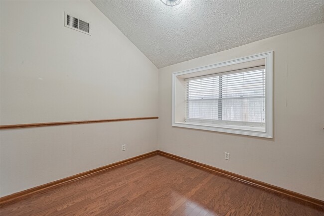 Photo - 6907 Yardley Dr