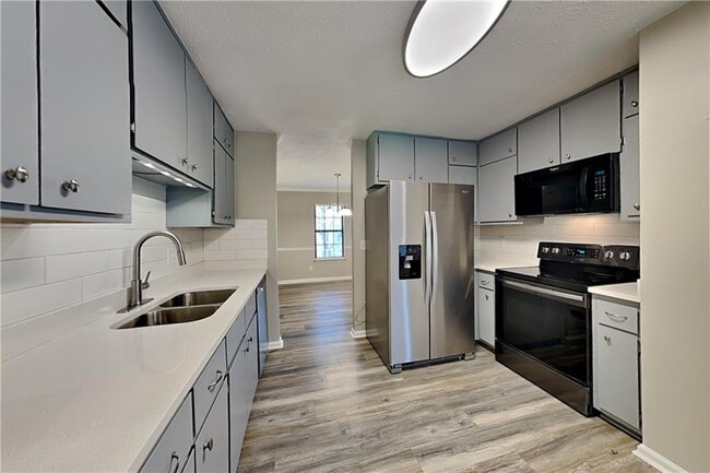 Photo - 2888 Cardinal Trce