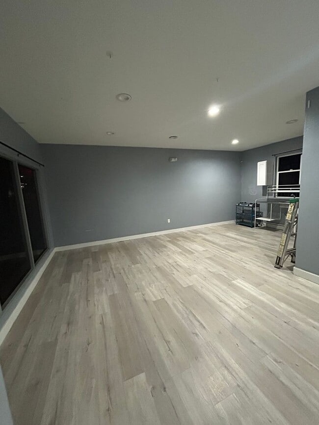 Photo - Office/Retail unit on Gaffey Available Unidad 418