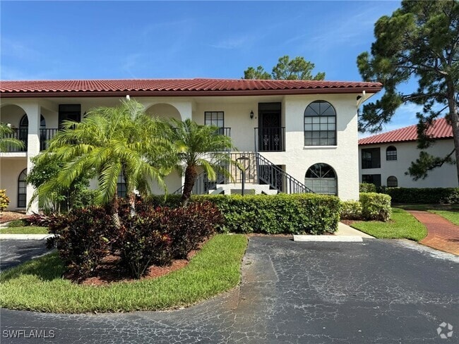 Building Photo - 212 Deerwood Cir Unit 6 Rental