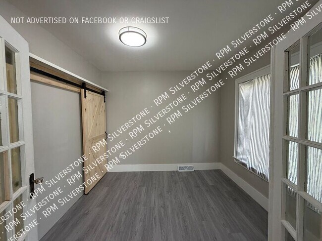 Photo - 1228 E Meyers Ave