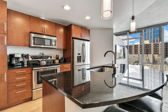 Photo - 1325 Stout St Unidad SI ID1508523P