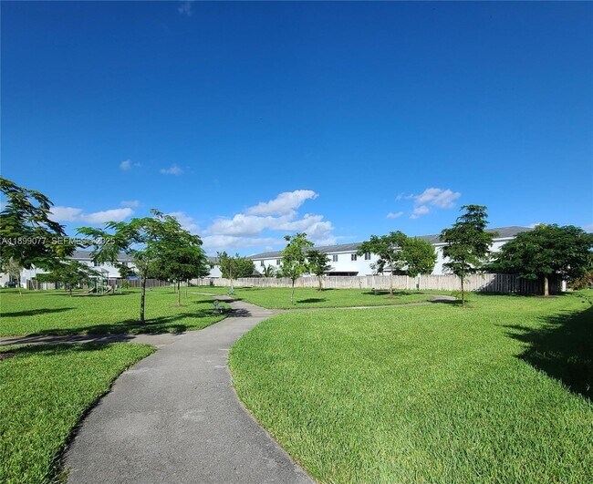 Photo - 452 NW 12th Pl