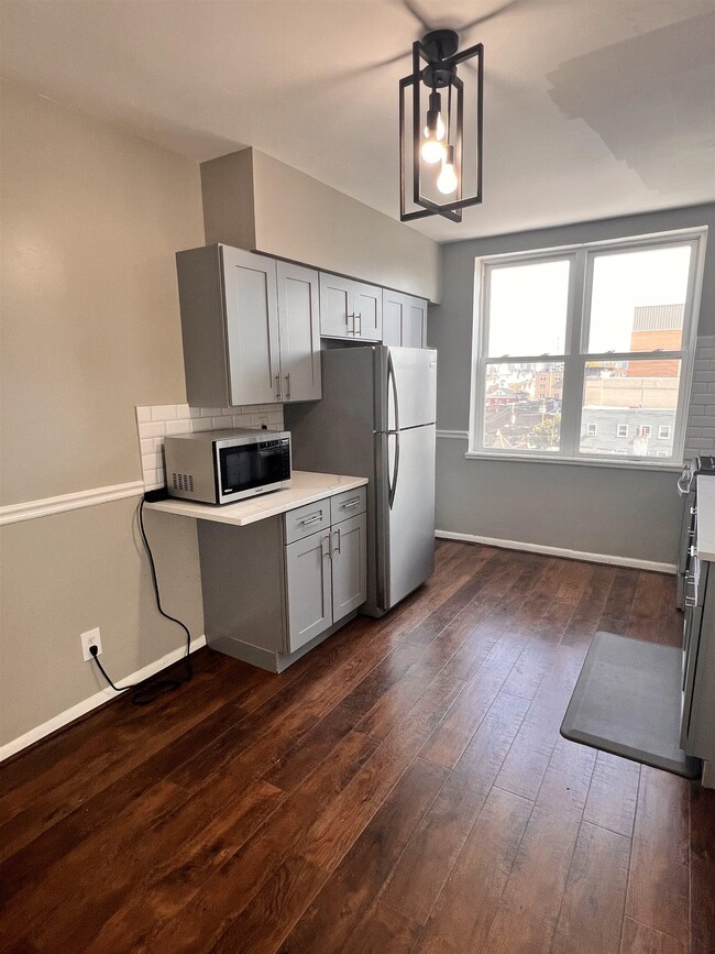 Photo - 217 44TH St Unit 25