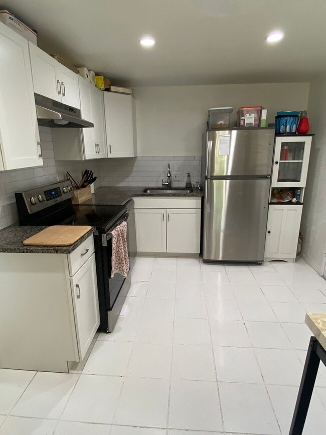 Photo - Cute & Cozy Two Bedroom in Westwood!