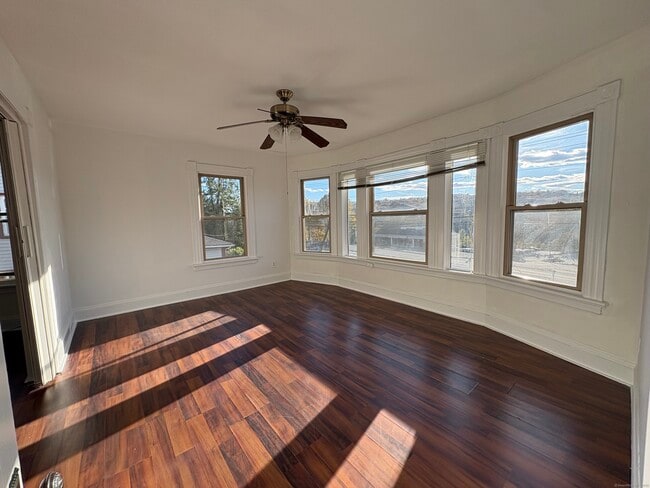 Photo - 118 New Haven Ave