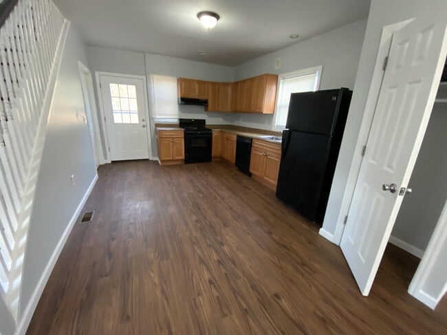 Photo - 112 Laurel St