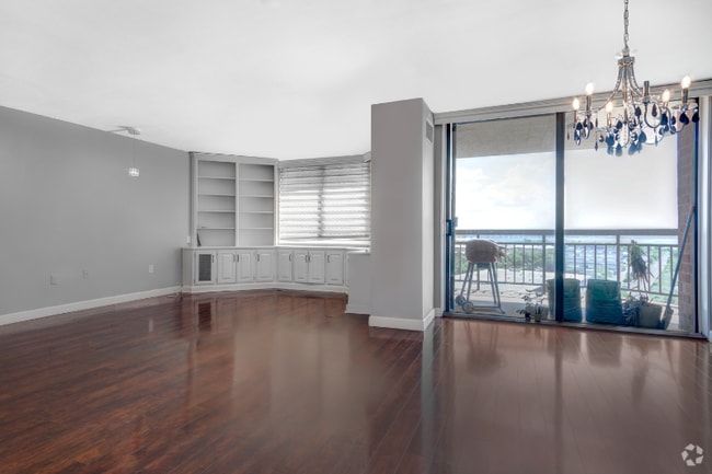 Building Photo - 1328 Harmon Cove Tower Rental