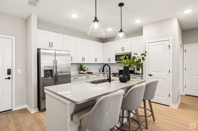 2BR, 2BA - 1,088SF - Kitchen