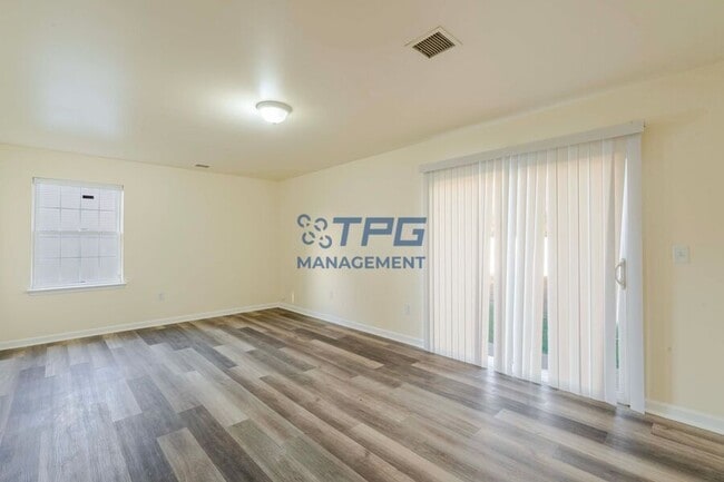 Photo - 33 Viking Ave