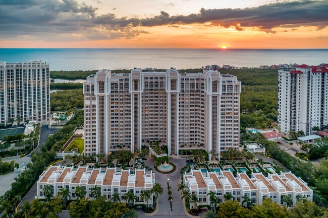 Building Photo - 7117 Pelican Bay Blvd Rental
