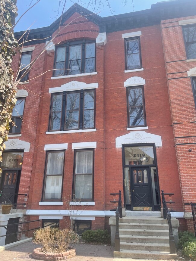 Front - 2119 N Cleveland Ave Unit 1