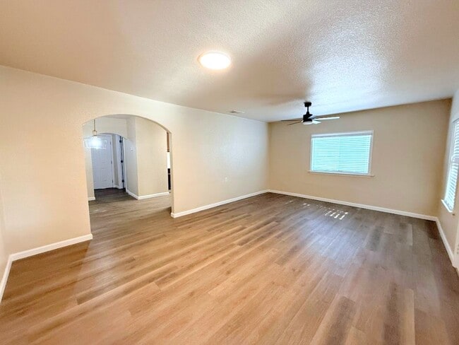 Photo - 780 E Alexander Ave