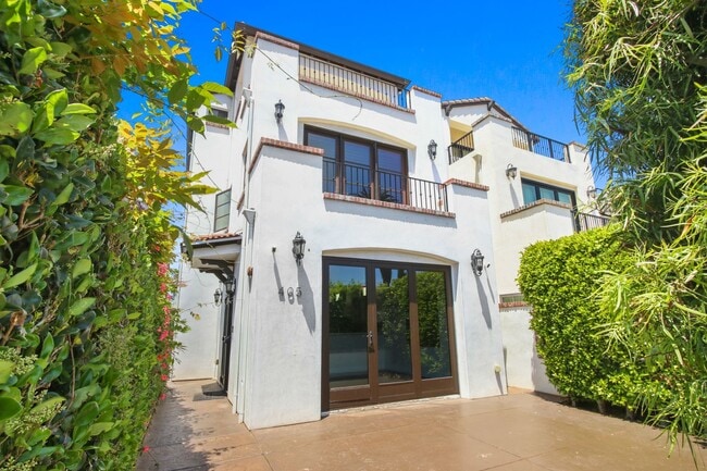 Stunning 3 BD | 3.5BTH With 2 Bonus Rooms - Stunning 3 BD | 3.5BTH With 2 Bonus Rooms House