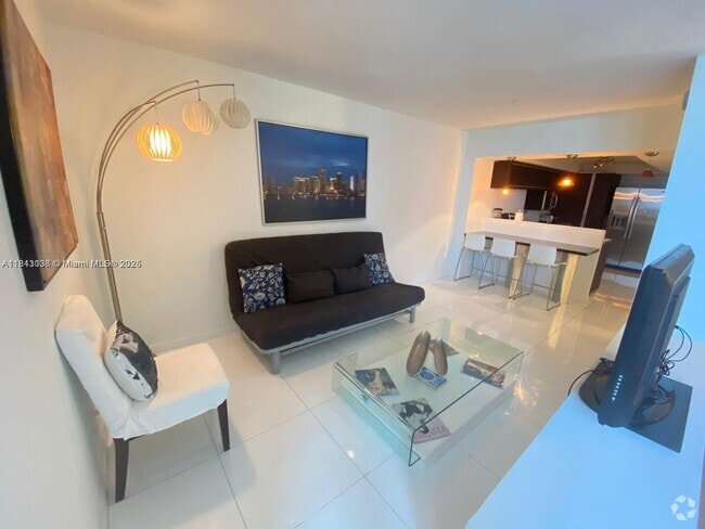Building Photo - 2301 Collins Ave Unit 1023 Rental