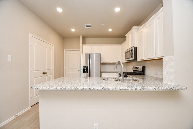 Photo - 2914 Scanlan Mdw