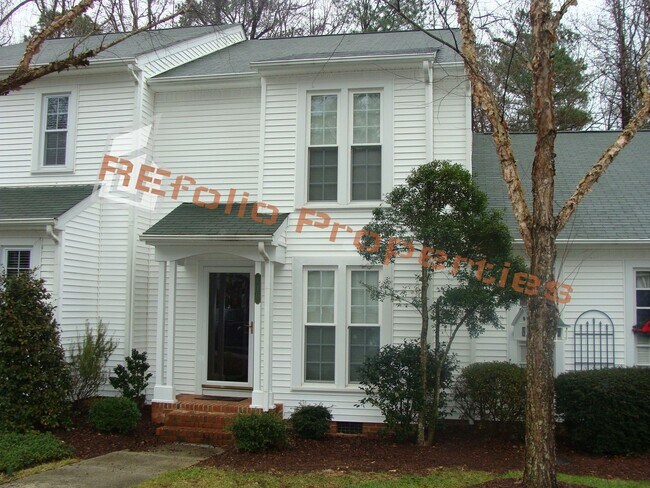 Building Photo - Charming 2-Story 2 BR Townhome @ Paxton To...