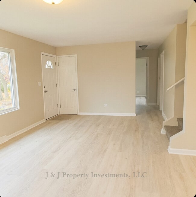 Photo - 7119 S Solon Rd