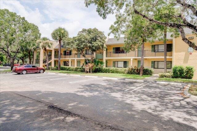 Building Photo - 1104 Meadows Cir Unit 1104 Rental