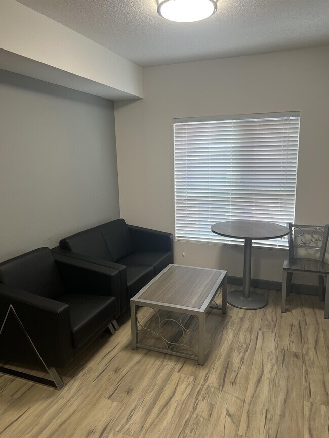 Photo - 258B-258B Sunview St