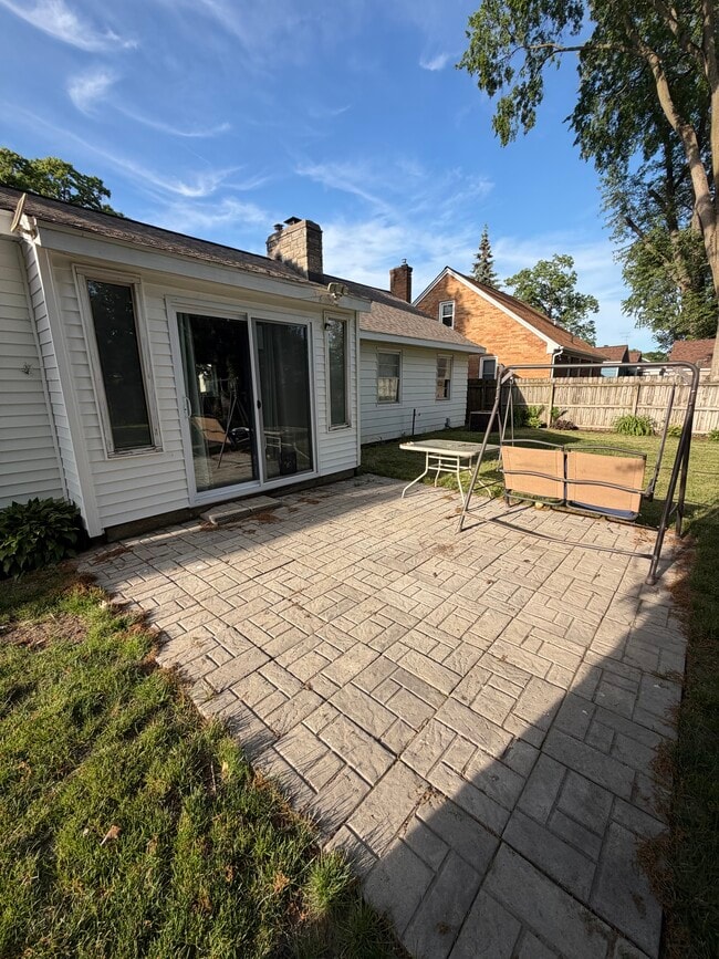 Photo - 138 Manchester Rd SW