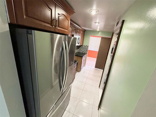 Building Photo - 7401 NW 16th St Unit 106A Rental