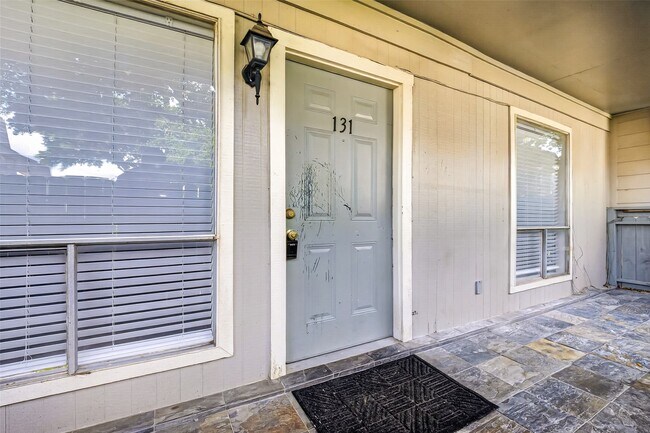 Photo - 5929 Queensloch Dr Unit 131
