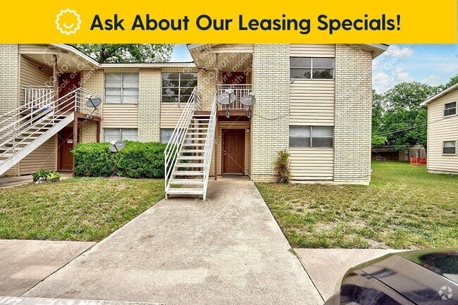 Building Photo - 726 Old Martindale Rd Rental