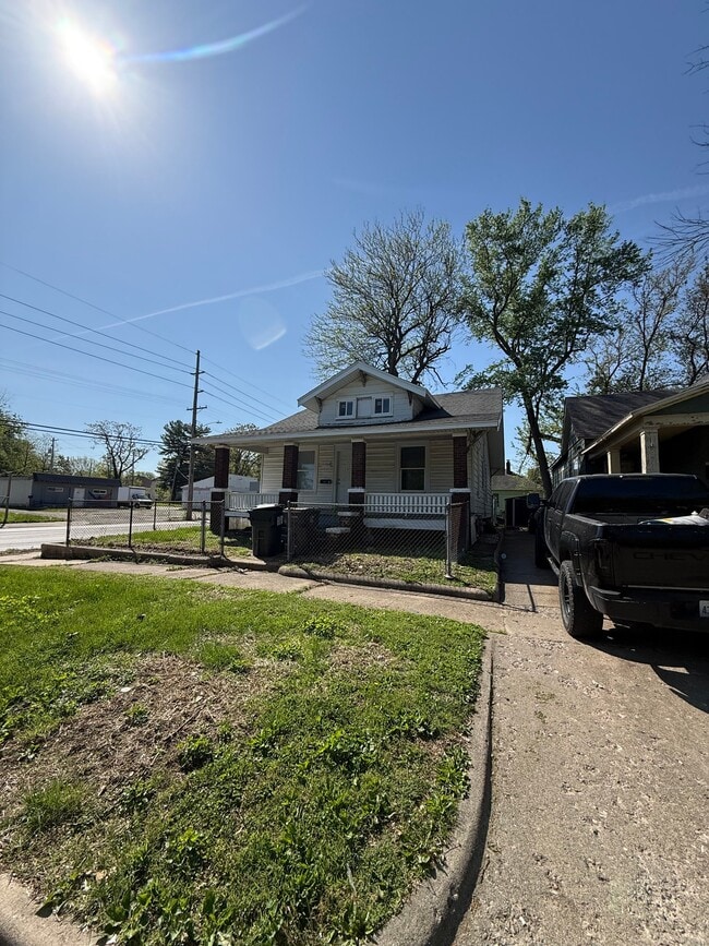 Photo - 1153 E William St