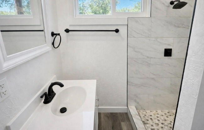 Photo - 908 W Colorado Ave