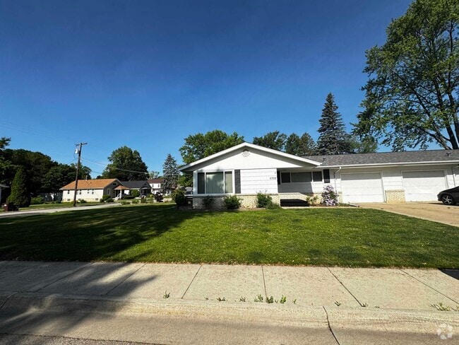 Building Photo - 5702 Pleasant Ave Rental