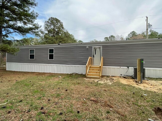 103 Arthur Lucius Ln