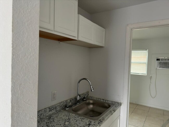 Photo - 1719 Dixon Blvd