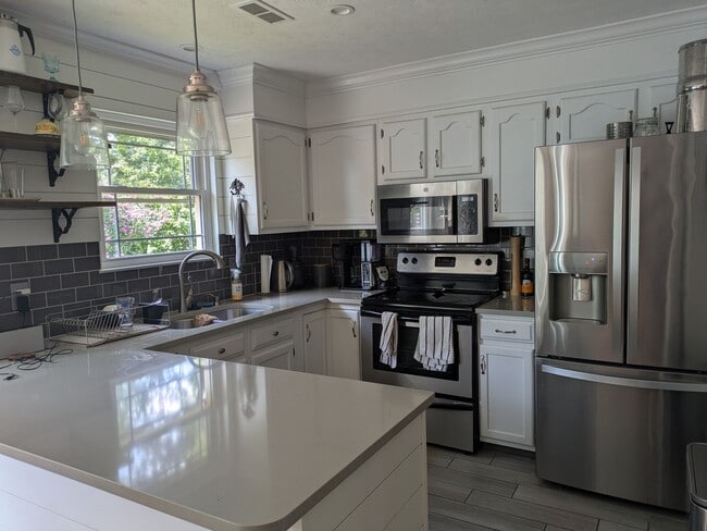 1221 Reston Ct