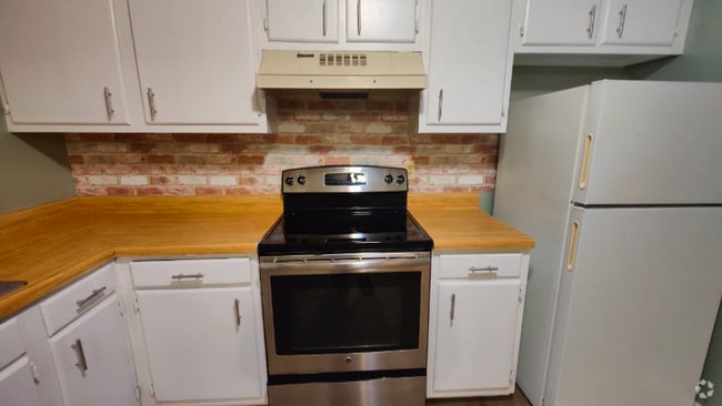 Building Photo - 401 Duke St Unit 12 Rental