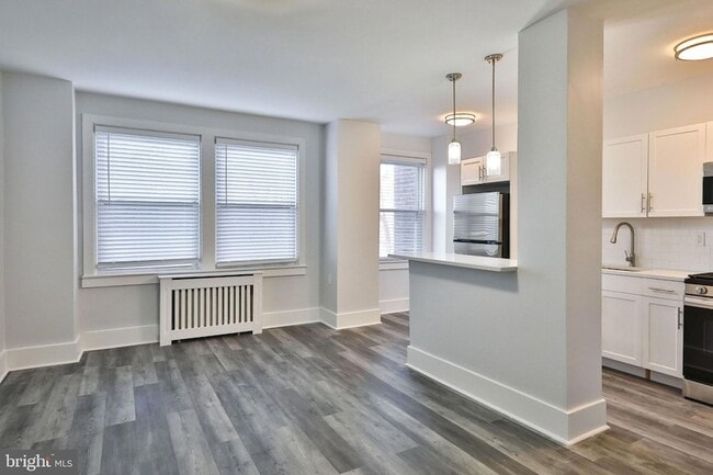 Building Photo - 4247 Locust St Unit 1B-900 Rental