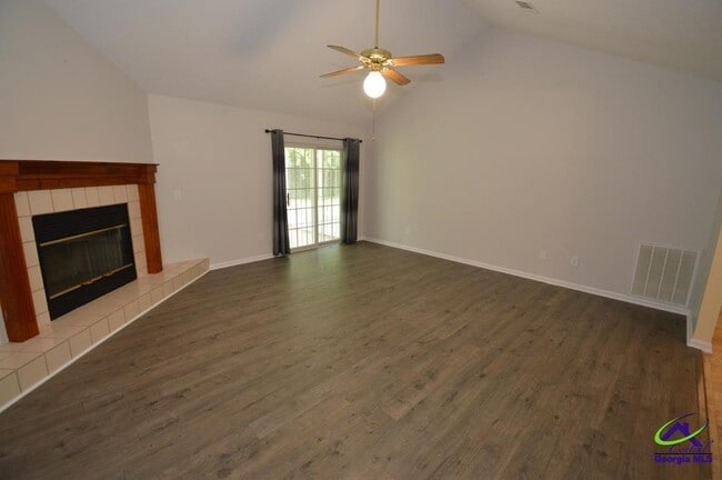 Photo - 309 Northlake Dr