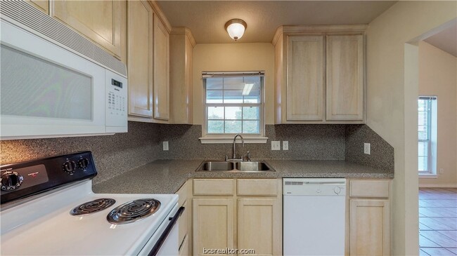 Photo - 1420 Western Oaks Ct