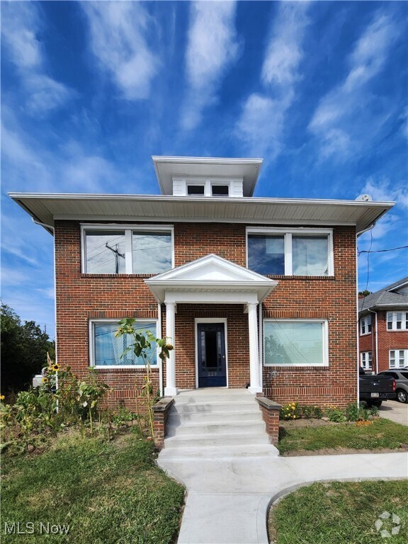 Building Photo - 529 E Cuyahoga Falls Ave Unit 3 Rental