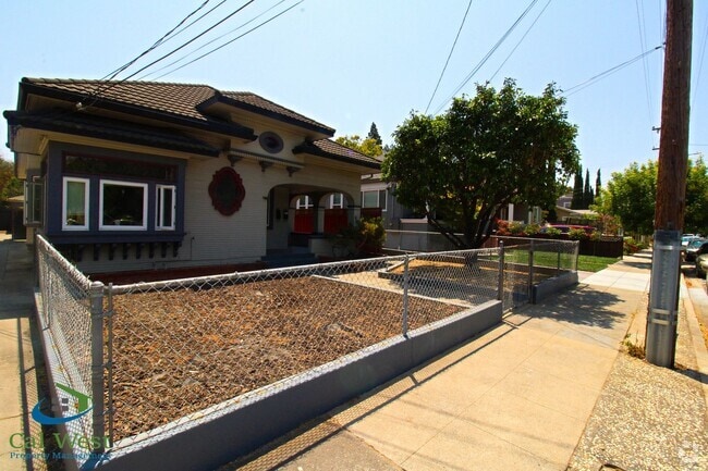 Building Photo - 01149 - P - No Mark Up - 1212-1214 Hester ... Unit 1214 Rental