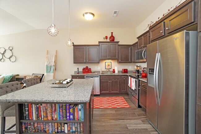 Kitchen island - 165 Waterhaven Way Unit 165 Waterhaven