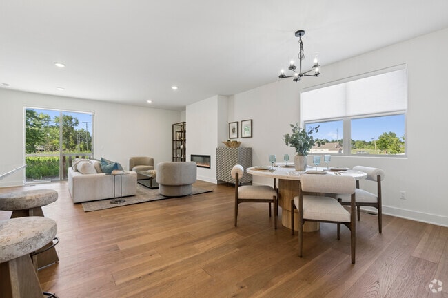 3BR, 2BA - 1,850SF - Living/Dining Room