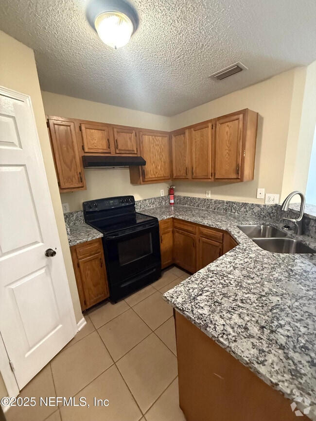Building Photo - 2113 Limoges Dr S Rental