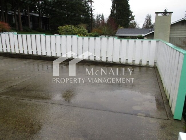 Photo - 2 Bedroom, 1.5 Bath Soundview Drive Duplex